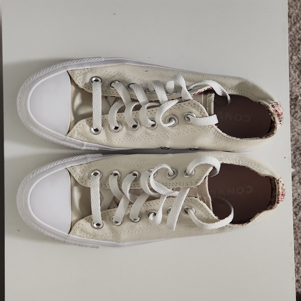 Cream and flower lined converse